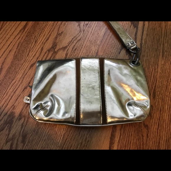 Jimmy Choo silver leather clutch with wrist strap - Picture 3 of 5